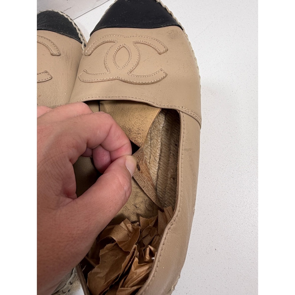 Chanel Lambskin Leather CC Logo Espadrille Flats 38/8 Beige Black Cap Toe SlipOn - Picture 7 of 12